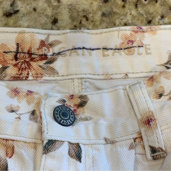 American Eagle Mom Shorts Floral Rolled Cuff Size 4 - Picture 7 of 9